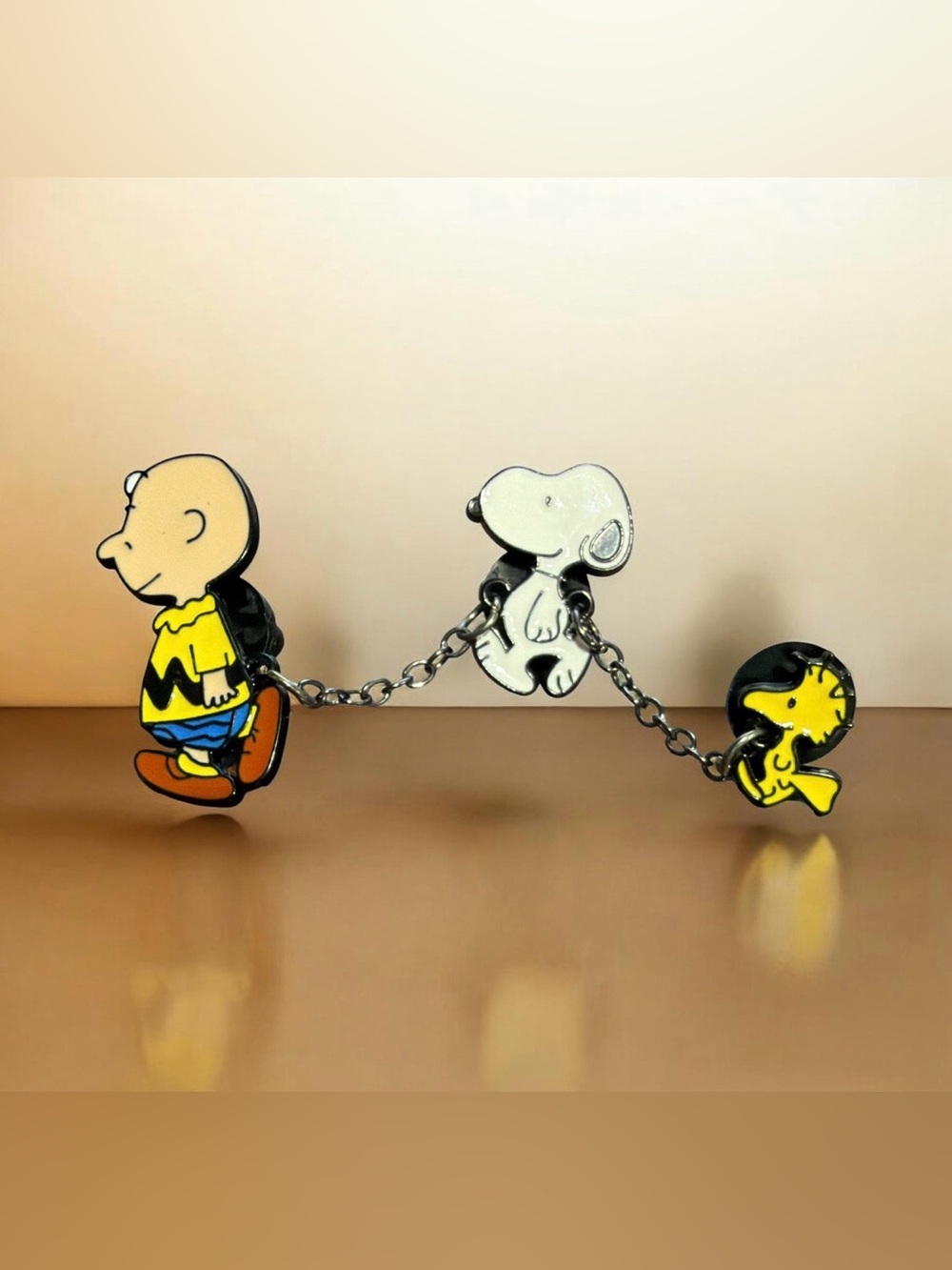 Peanuts Charlie Brown Snoopy Woodstock Connected Chain Enamel Pin NEW